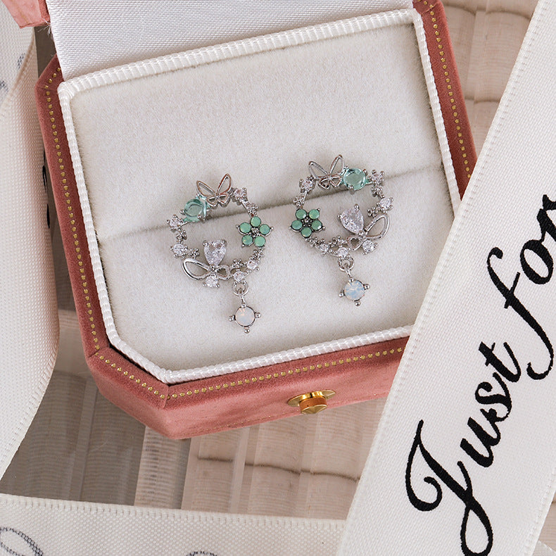 Sparkling Diamond-studded Micro-pave Flower Stud Earrings
