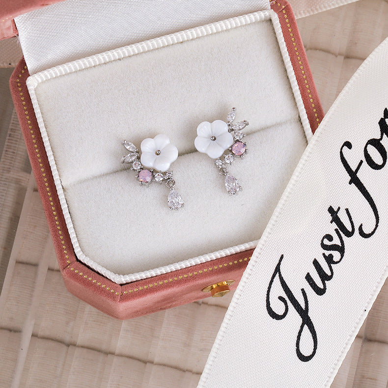 Sparkling Diamond-studded Micro-pave Flower Stud Earrings