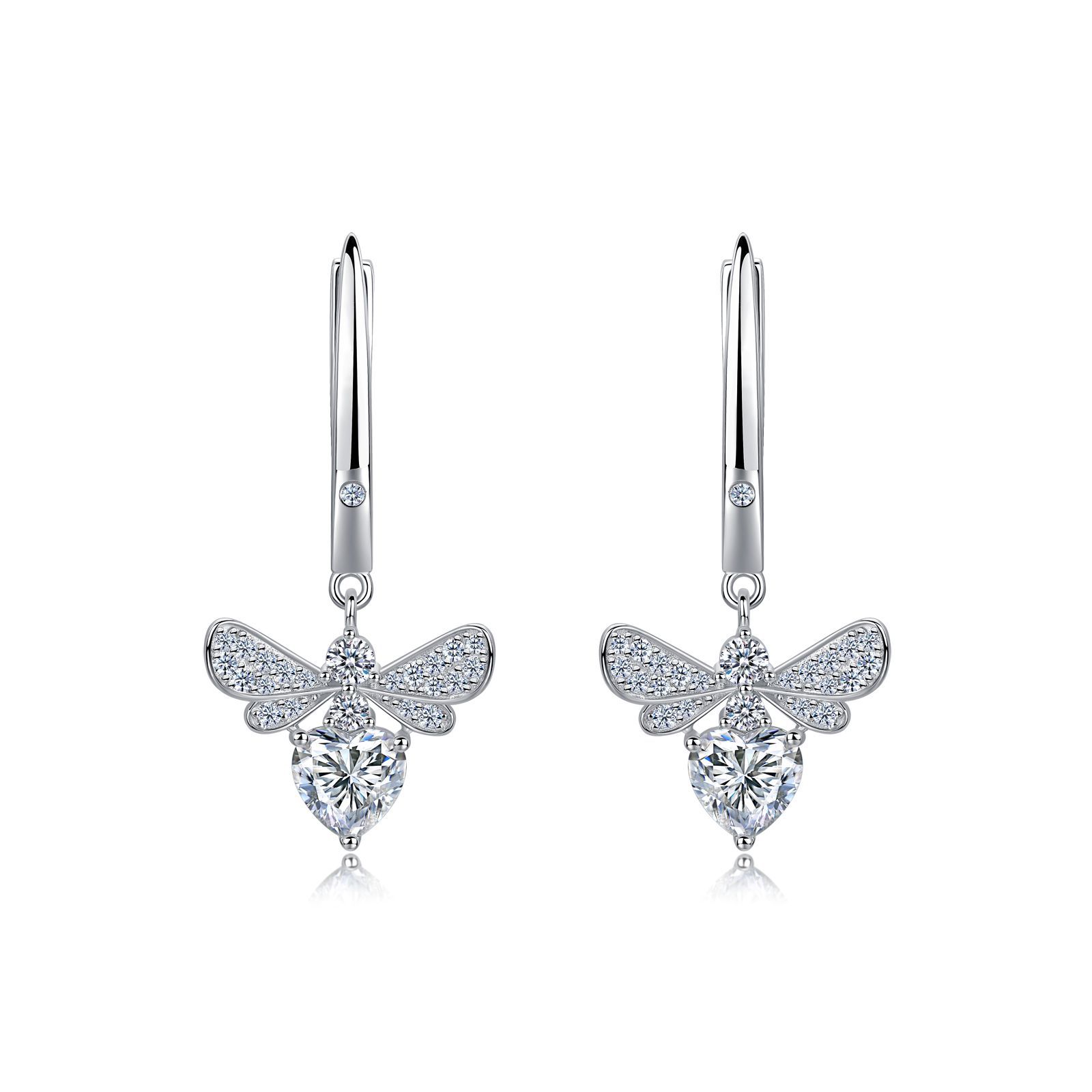 Bee-shaped Ear Hooks Inlaid With Moissanite Hearts