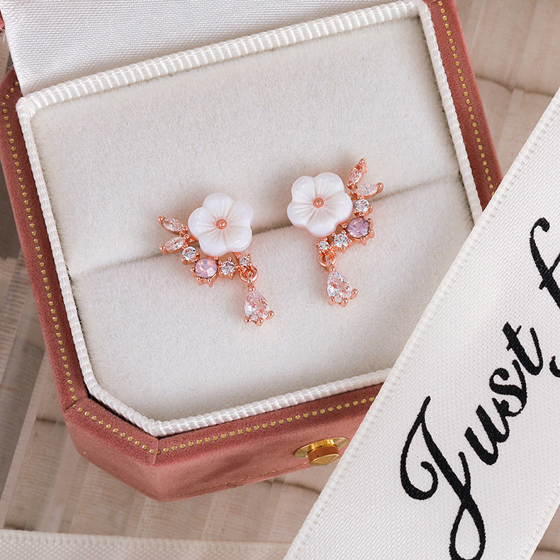 Sparkling Diamond-studded Micro-pave Flower Stud Earrings