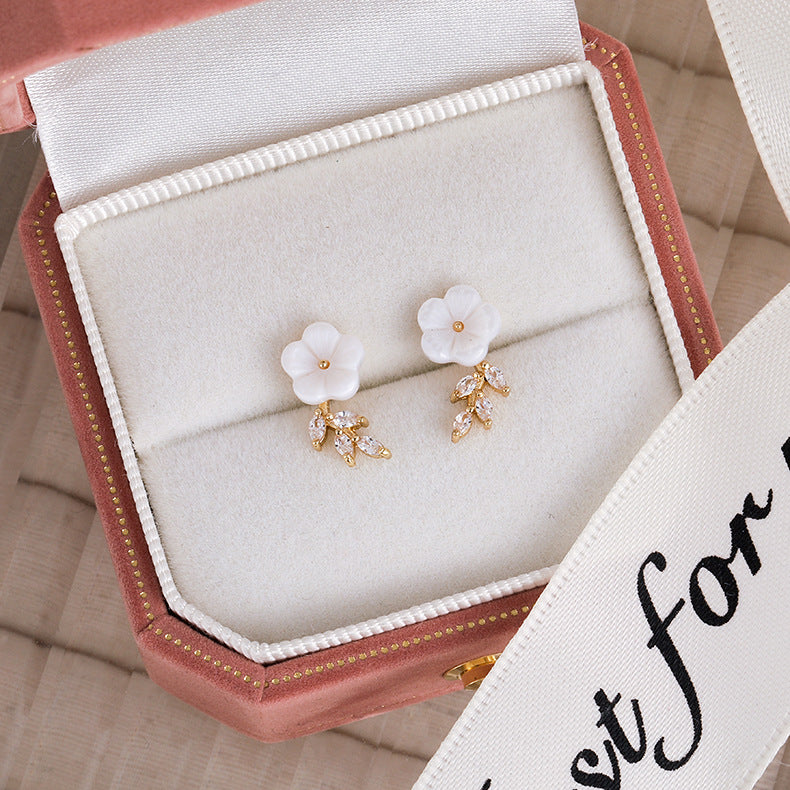 Sparkling Diamond-studded Micro-pave Flower Stud Earrings
