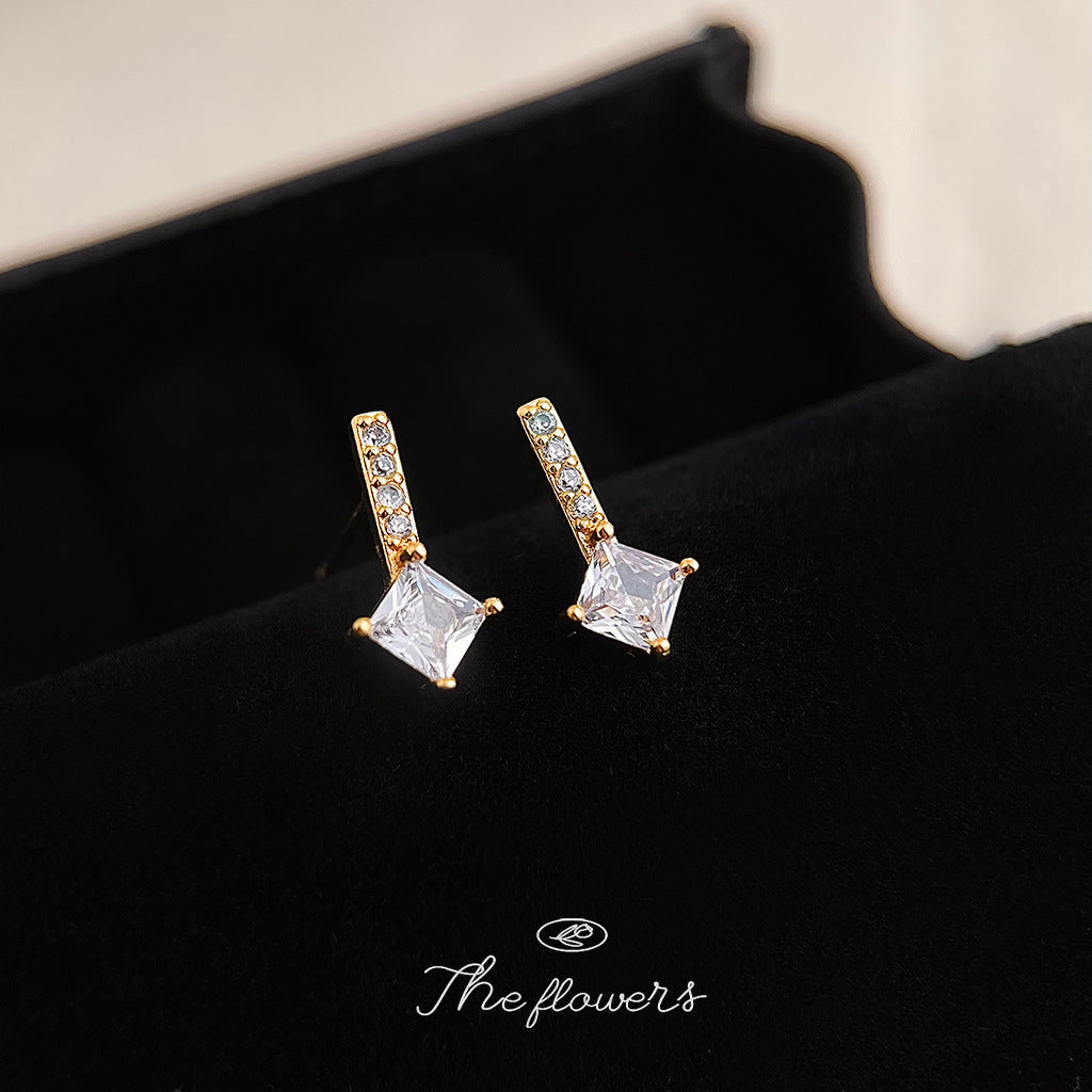 Micro Inlaid Zircon Plated 14k Simple Square Geometric Fashion Commuter Earrings