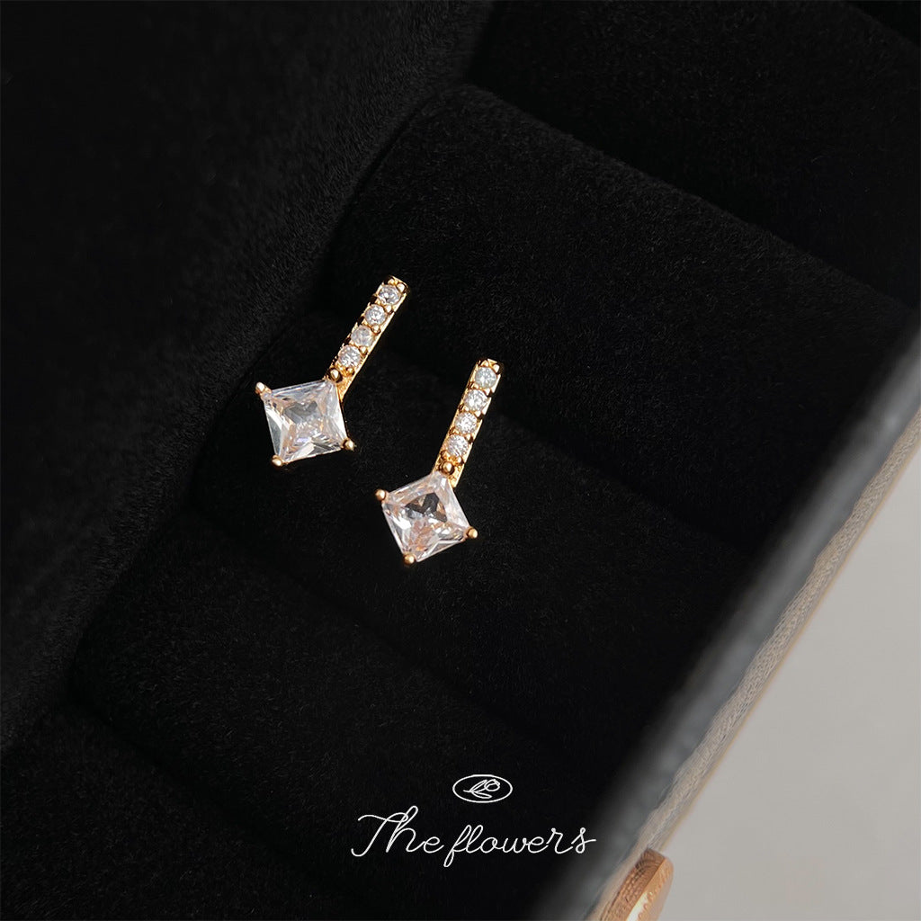 Micro Inlaid Zircon Plated 14k Simple Square Geometric Fashion Commuter Earrings